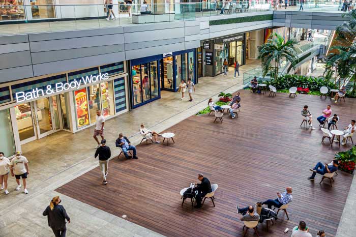 Retail and commercial center with stores and public gathering areas